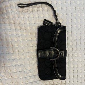 Coach wristlet black